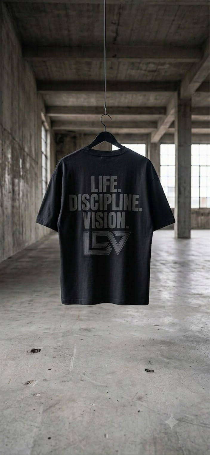 LDV™ CORE_01 Oversized Uniform Tee Black on Black – Produktansicht